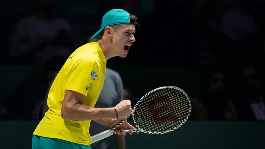 Alex de Minaur reacts to edging out Marton Fucsovics in Davis Cup thriller