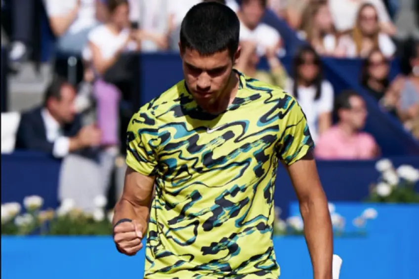 ATP Barcelona: Carlos Alcaraz makes flying start