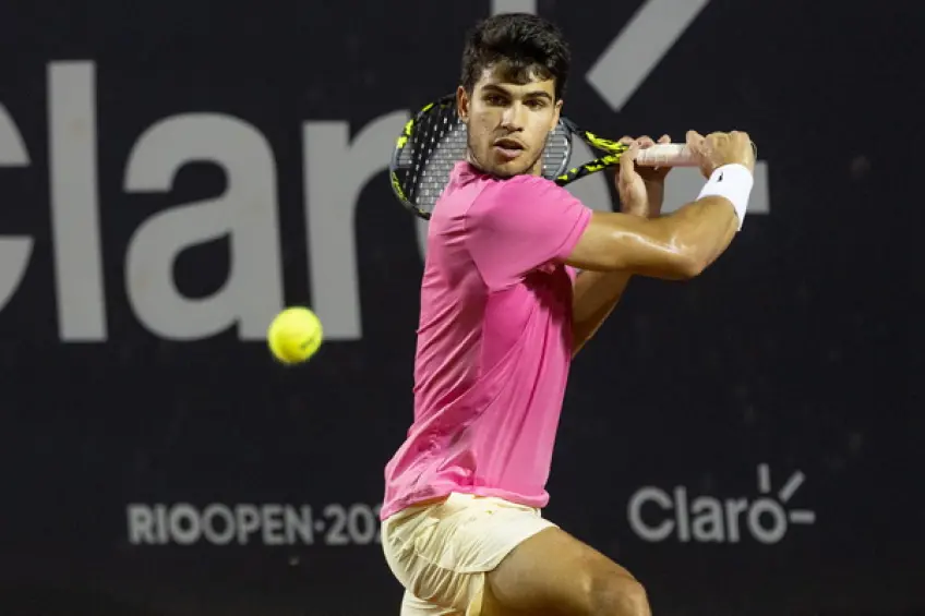 ATP Rio: Carlos Alcaraz edges Fabio Fognini and reaches QF