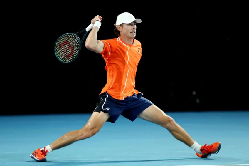 Australian Open: Alex de Minaur passes tough obstacle. Stefanos Tsitsipas wins