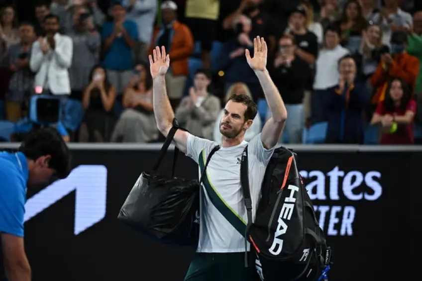 Australian Open: Andy Murray ends his impressive campaign in R3