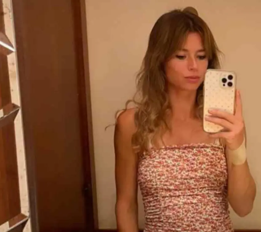 Camila Giorgi makes fans dream between suitcases and a floral micro-dress