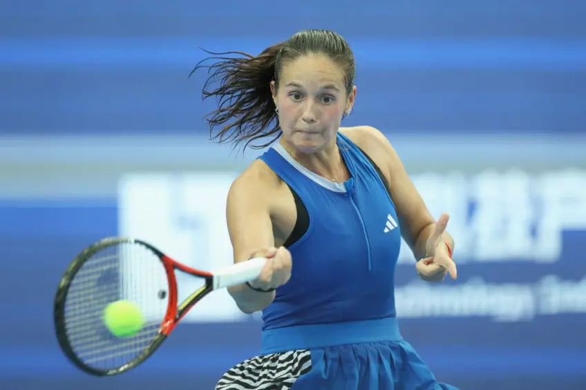 Daria Kasatkina helps a fan who has come out, with beautiful words