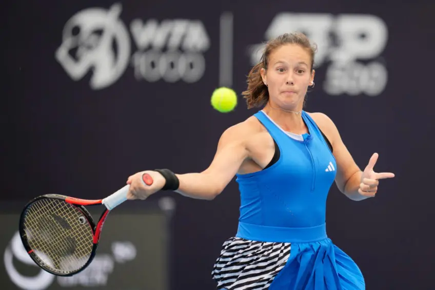 Daria Kasatkina rips constant ball changes: Say bye to your shoulder, wrists...