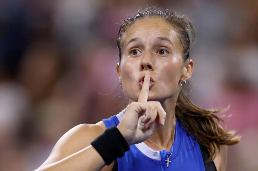 Daria Kasatkina's blunt message to female fan who prefers Alexander Zverev over WTA