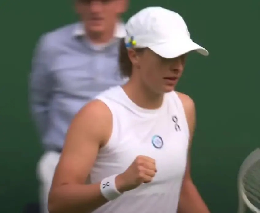 Iga Swiatek, 22, hits absolutely wild stat in epic Wimbledon win over Belinda Bencic 