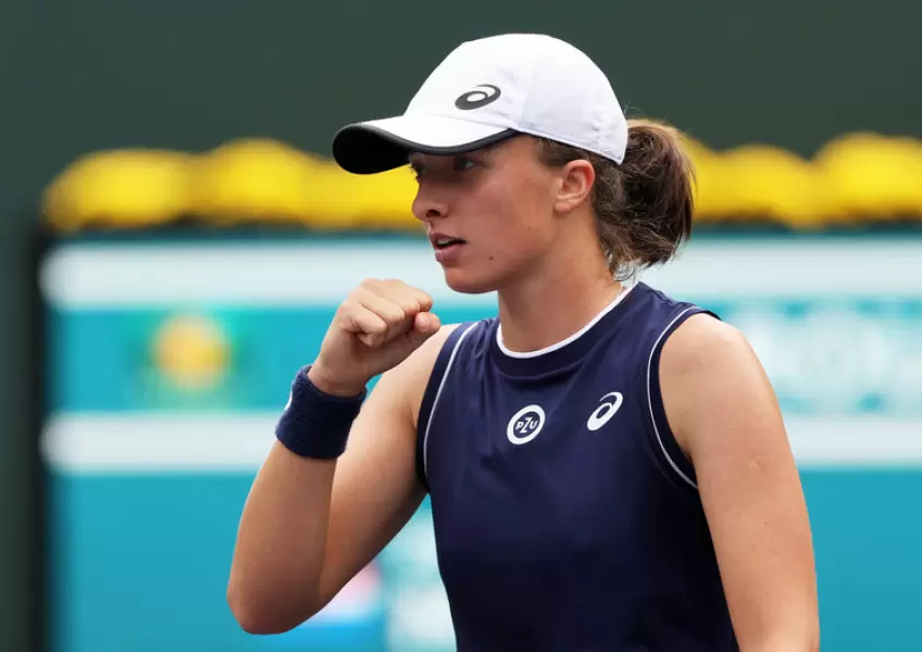 Indian Wells: Aliaksandra Sasnovich reaches pre-QFs; Iga Swiatek's big gesture