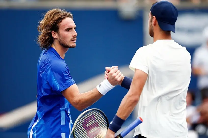 Karen Khachanov advises Stefanos Tsitsipas what to do before Novak Djokovic AO final