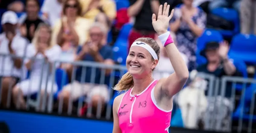 Marie Bouzkova reacts to crushing Anastasia Potapova for first WTA title in Prague