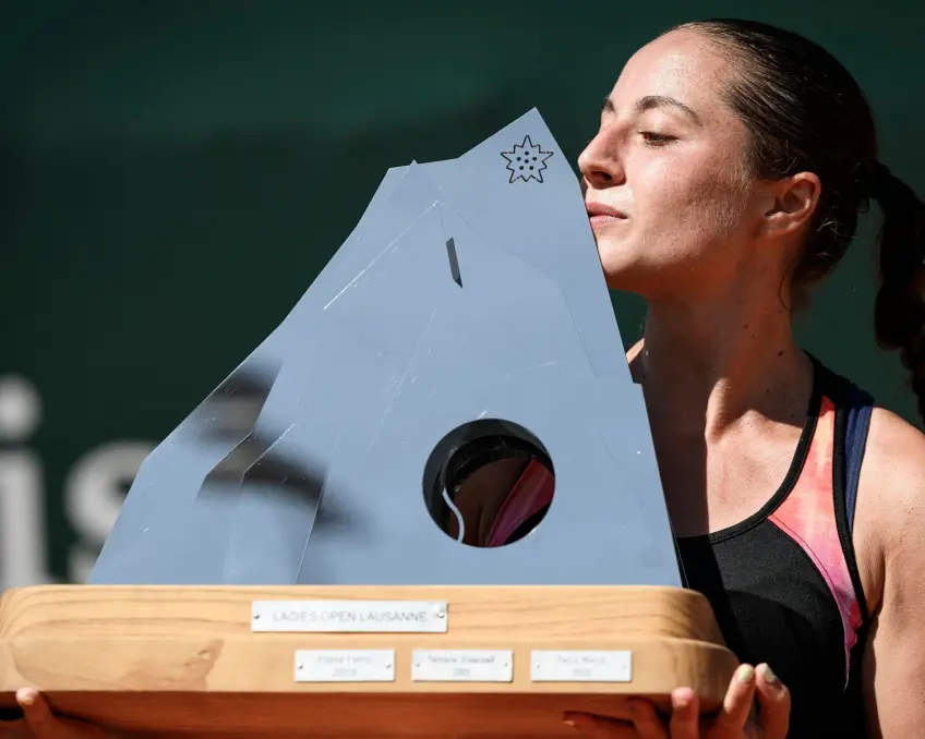 Moved Elisabetta Cocciaretto dedicates her first title to her coach