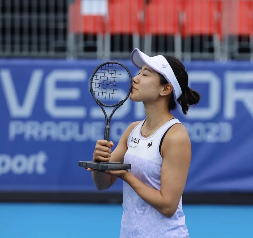 Prague Open: Lucky loser Nao Hibino rides her luck all the way to lifting the trophy!