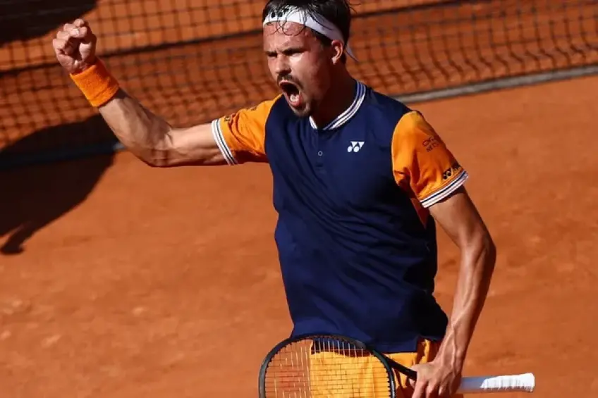 Roland Garros: Daniel Altmaier stuns Jannik Sinner in a marathon