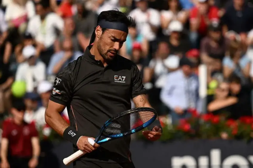 Roland Garros: Fabio Fognini tops troubled Felix Auger-Aliassime