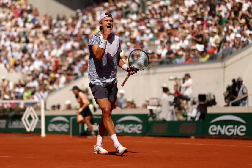 Roland Garros: Holger Rune survives Francisco Cerundolo test