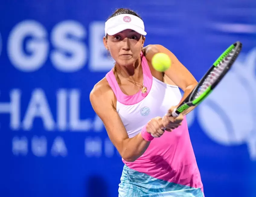 Thailand Open: Swiss teen Leonie Kung sets final clash against Magda Linette