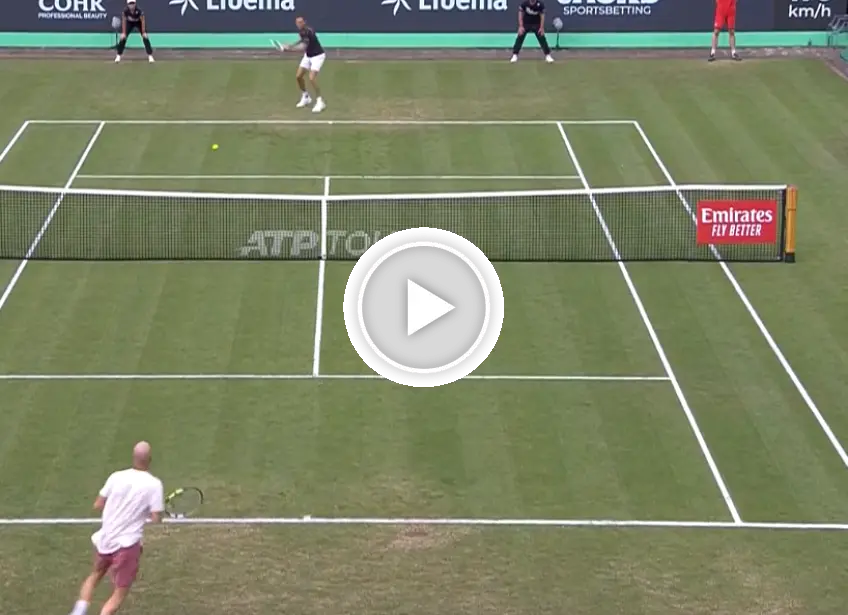 ATP 's-Hertogenbosch: Adrian Mannarino stuns Daniil Medvedev with a crazy point