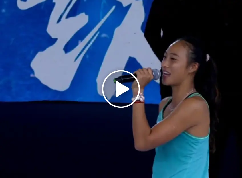 Qinwen Zheng shows her singing skills after her triumph in Zhengzhou