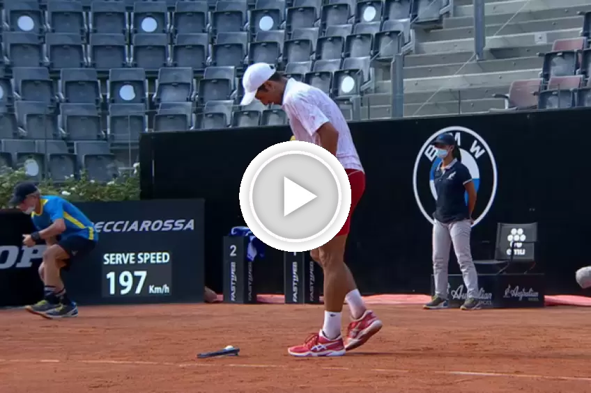 Novak Djokovic breaks racquet in anger