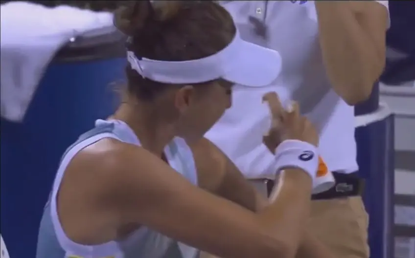 Watch: Belinda Bencic asks for bug spray during Cori Gauff match in Washington