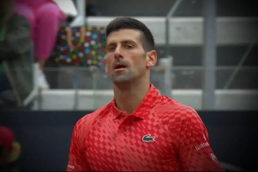Watch: Cameron Norrie crosses the line vs. Novak Djokovic. Serb responds