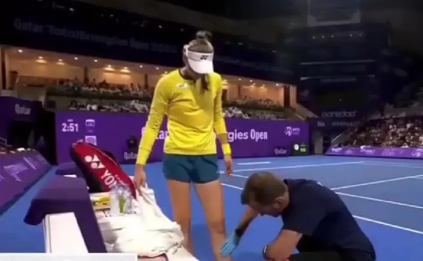 Watch: Elena Rybakina bizarrely hits herself in leg, requires medical timeout