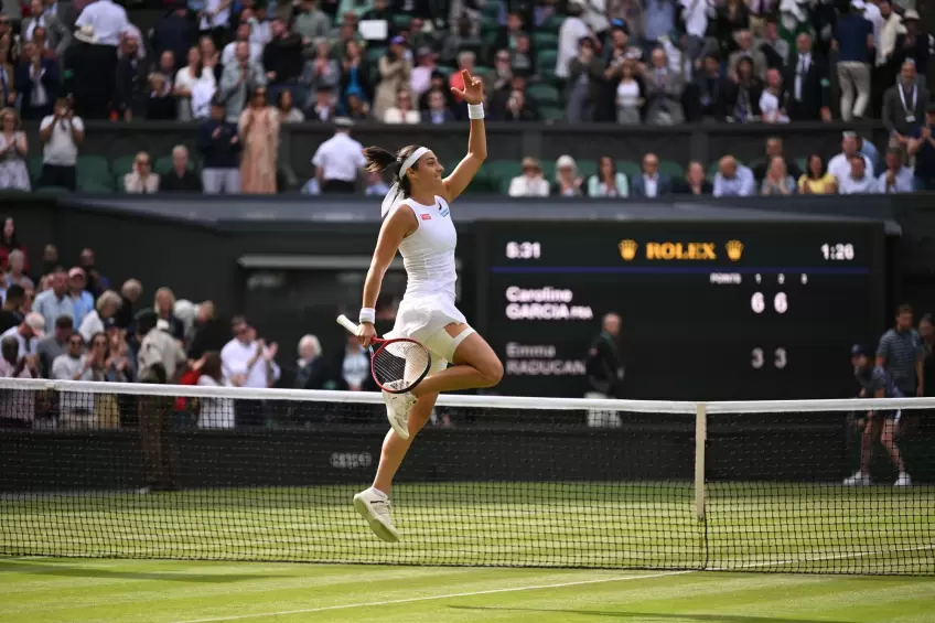 Wimbledon: Jule Niemeier, Greet Minnen and Caroline Garcia script upsetting tales 