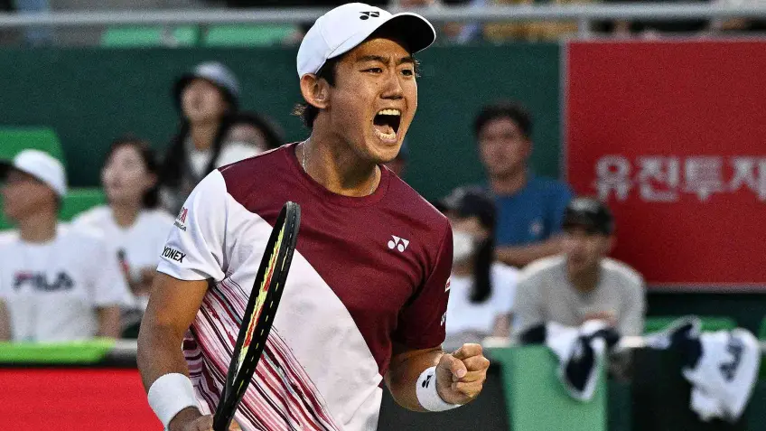 Yoshihito Nishioka reacts to upsetting Denis Shapovalov for Seoul title